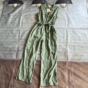 NWT Women's Moneau Rayon/Linen Cargo Jumpsuit Olive Color size Medium